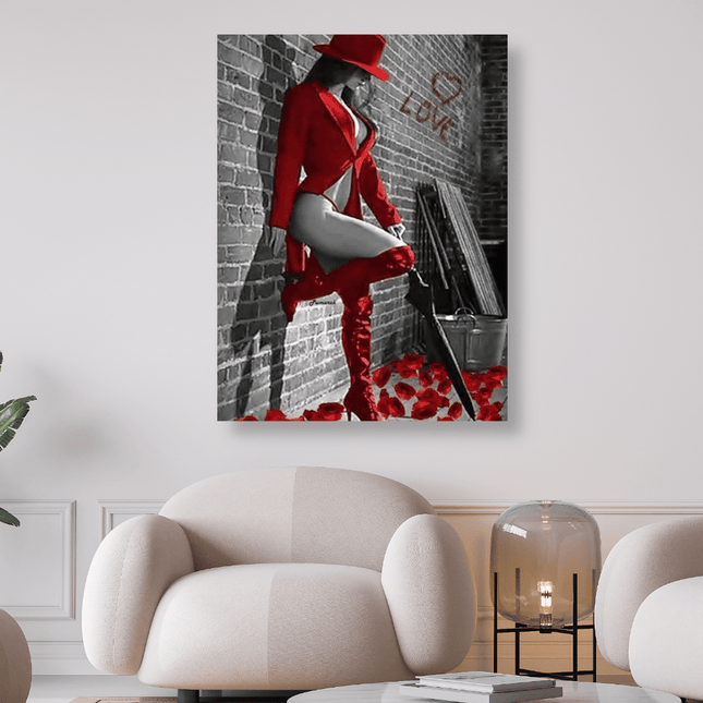 Frau mit roter Kleidung steht an der Wand - 5D DIY Diamond Painting - Kreativsein.shop